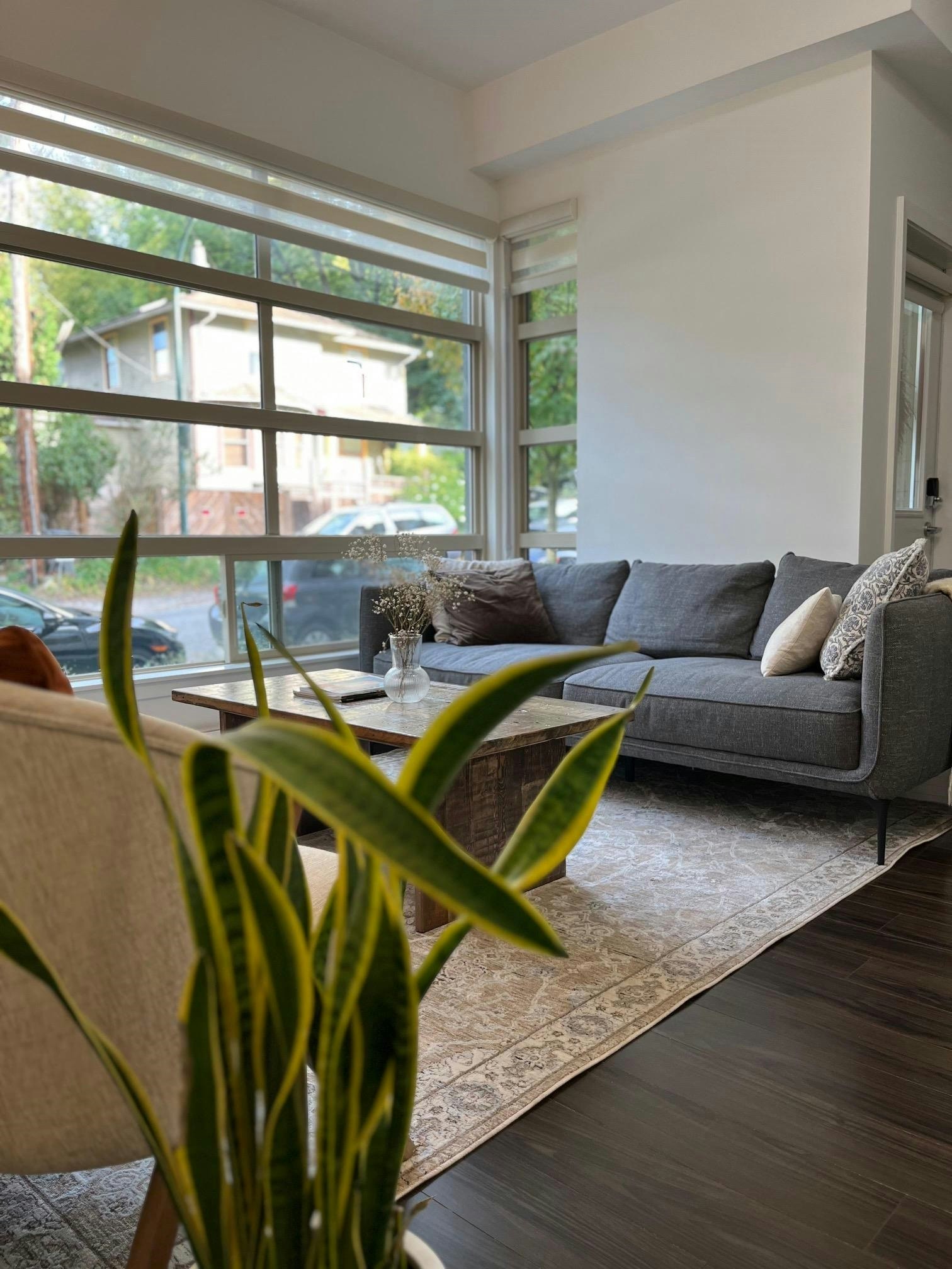 881 Salsbury Drive, Vancouver, BC, V5L 4A3 - 4