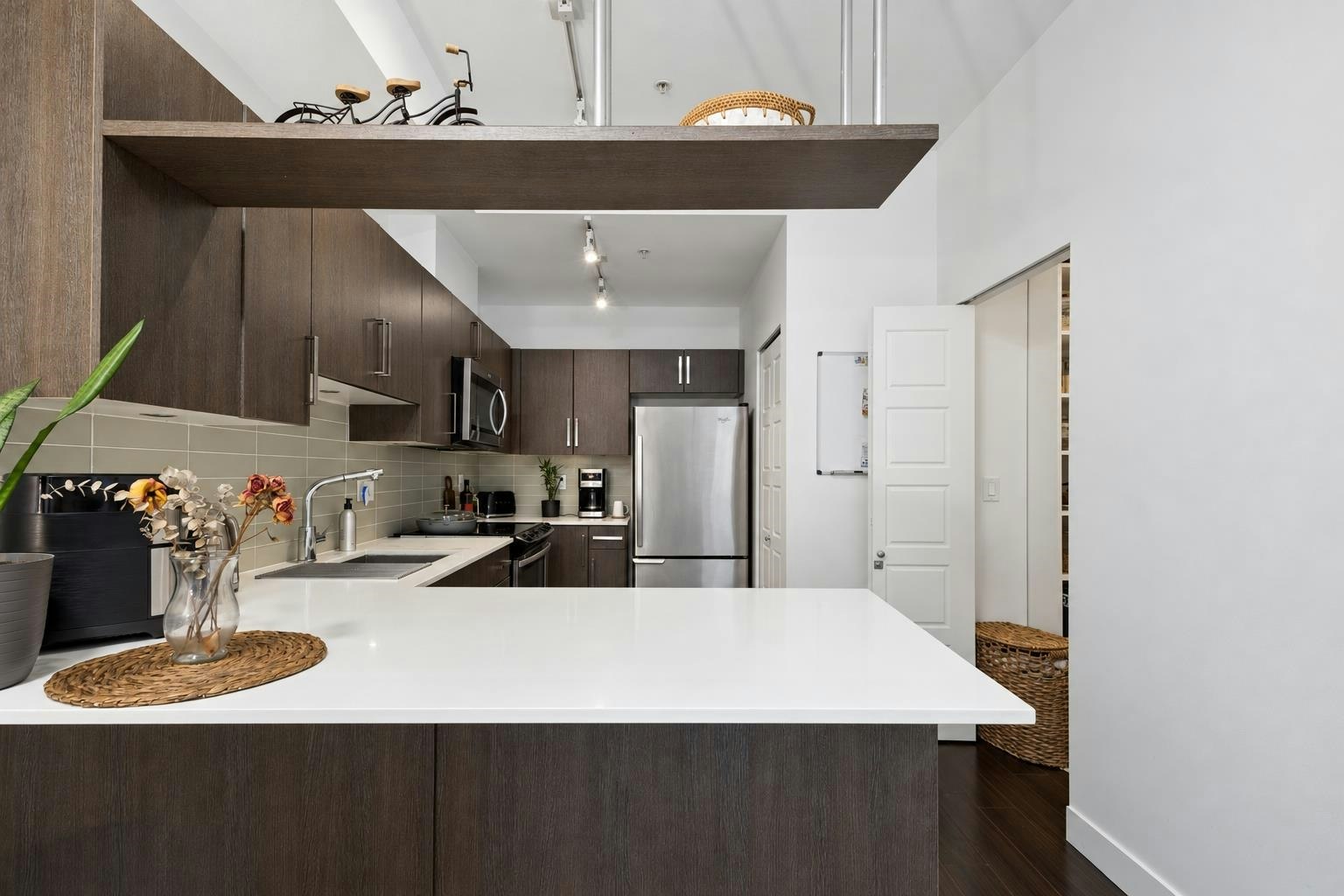 881 Salsbury Drive, Vancouver, BC, V5L 4A3 - 8