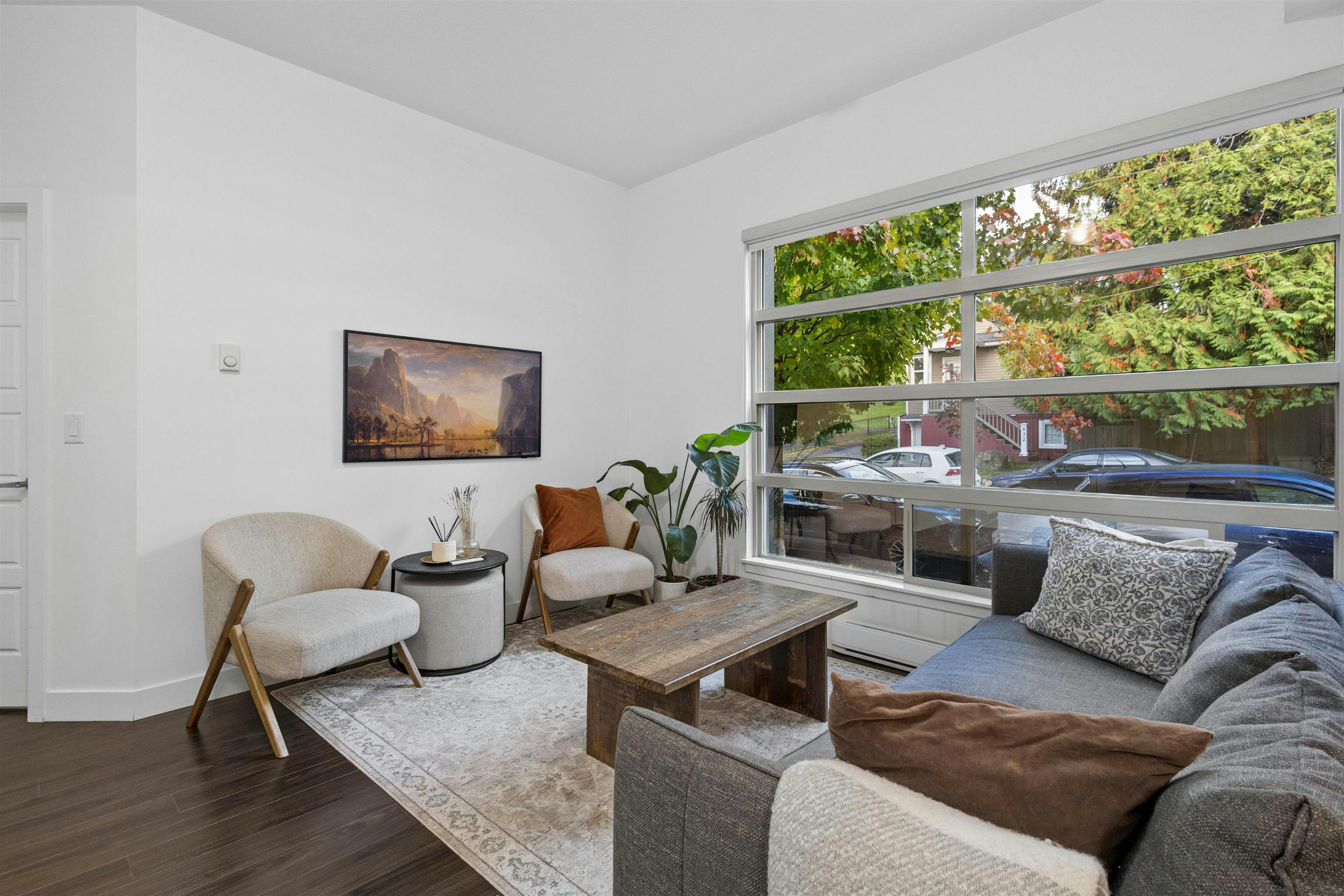 881 Salsbury Drive, Vancouver, BC, V5L 4A3 - 2