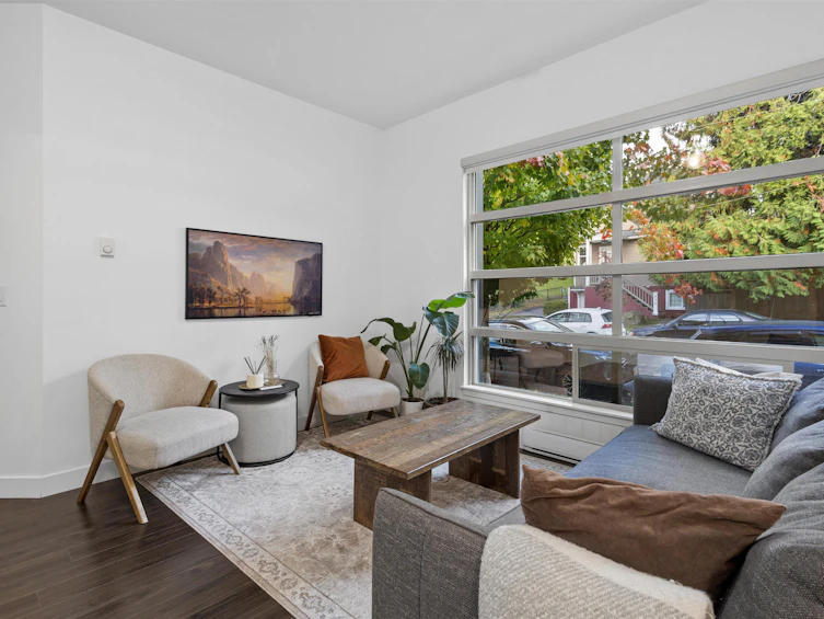 881 Salsbury Drive, Vancouver, BC, V5L 4A3 - 2