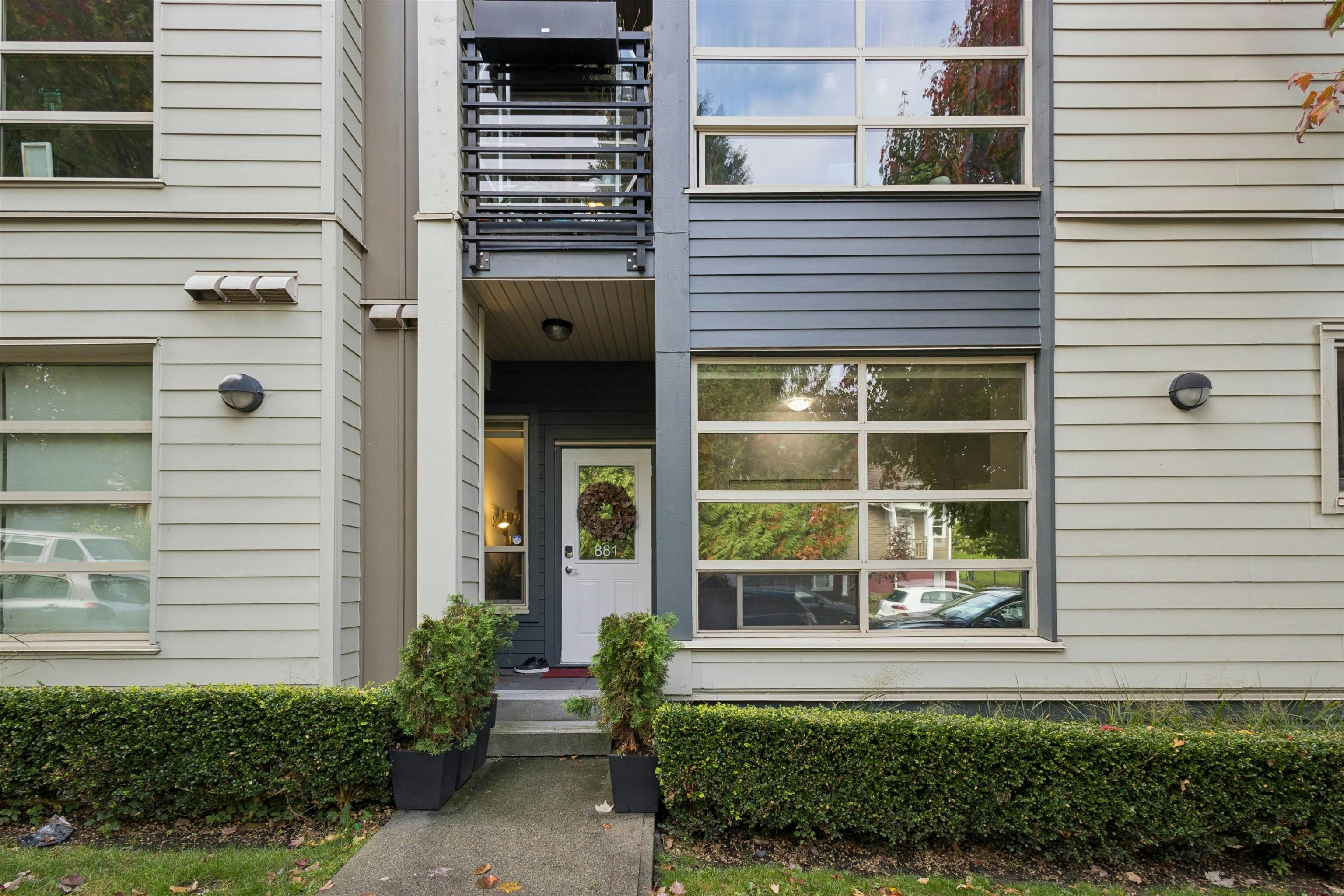 881 Salsbury Drive, Vancouver, BC, V5L 4A3 - 20