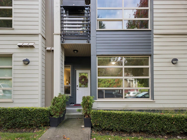 881 Salsbury Drive, Vancouver, BC, V5L 4A3 - 20
