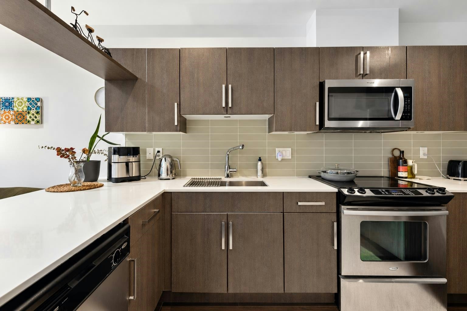 881 Salsbury Drive, Vancouver, BC, V5L 4A3 - 9