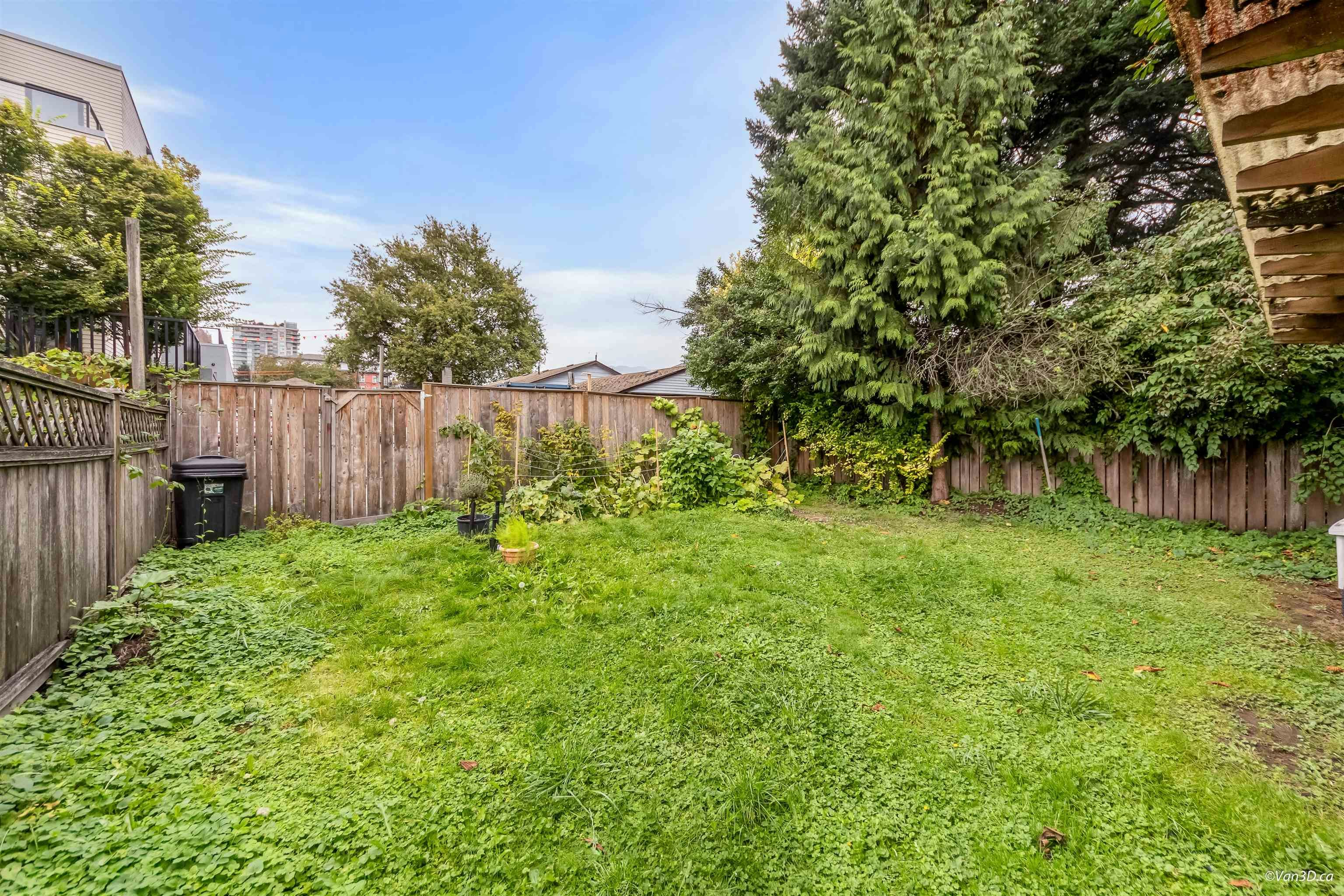 1542 Bond Street, North Vancouver, BC, V7J 1E7 - 13