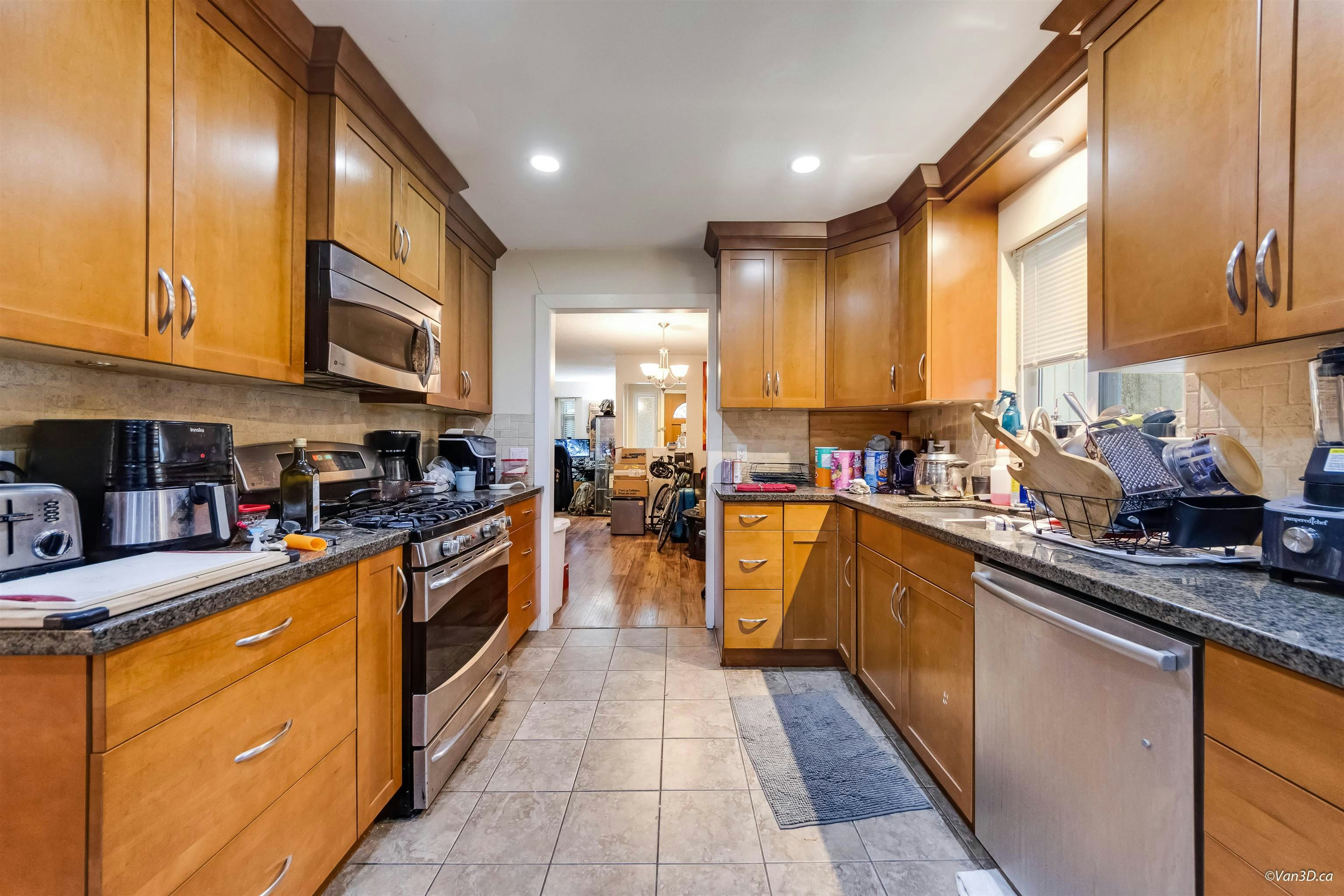 1542 Bond Street, North Vancouver, BC, V7J 1E7 - 8
