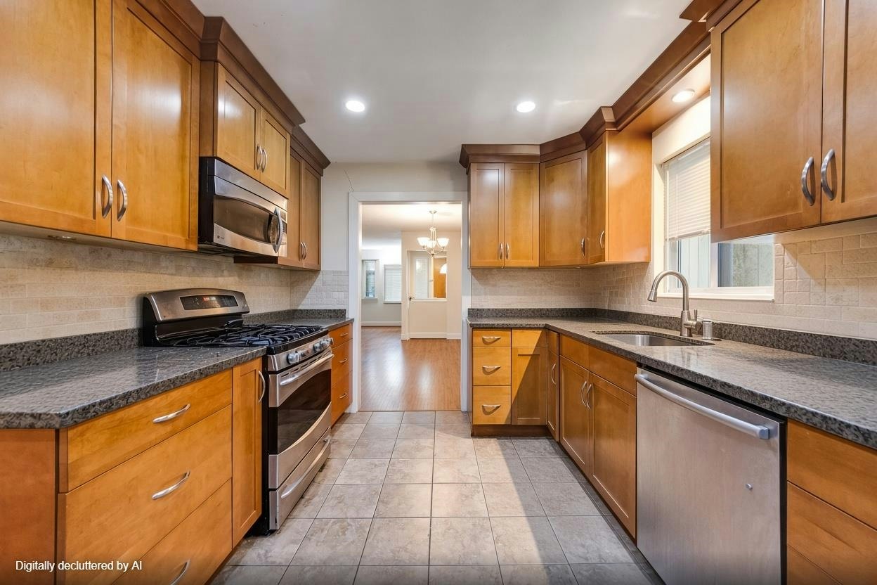 1542 Bond Street, North Vancouver, BC, V7J 1E7 - 7