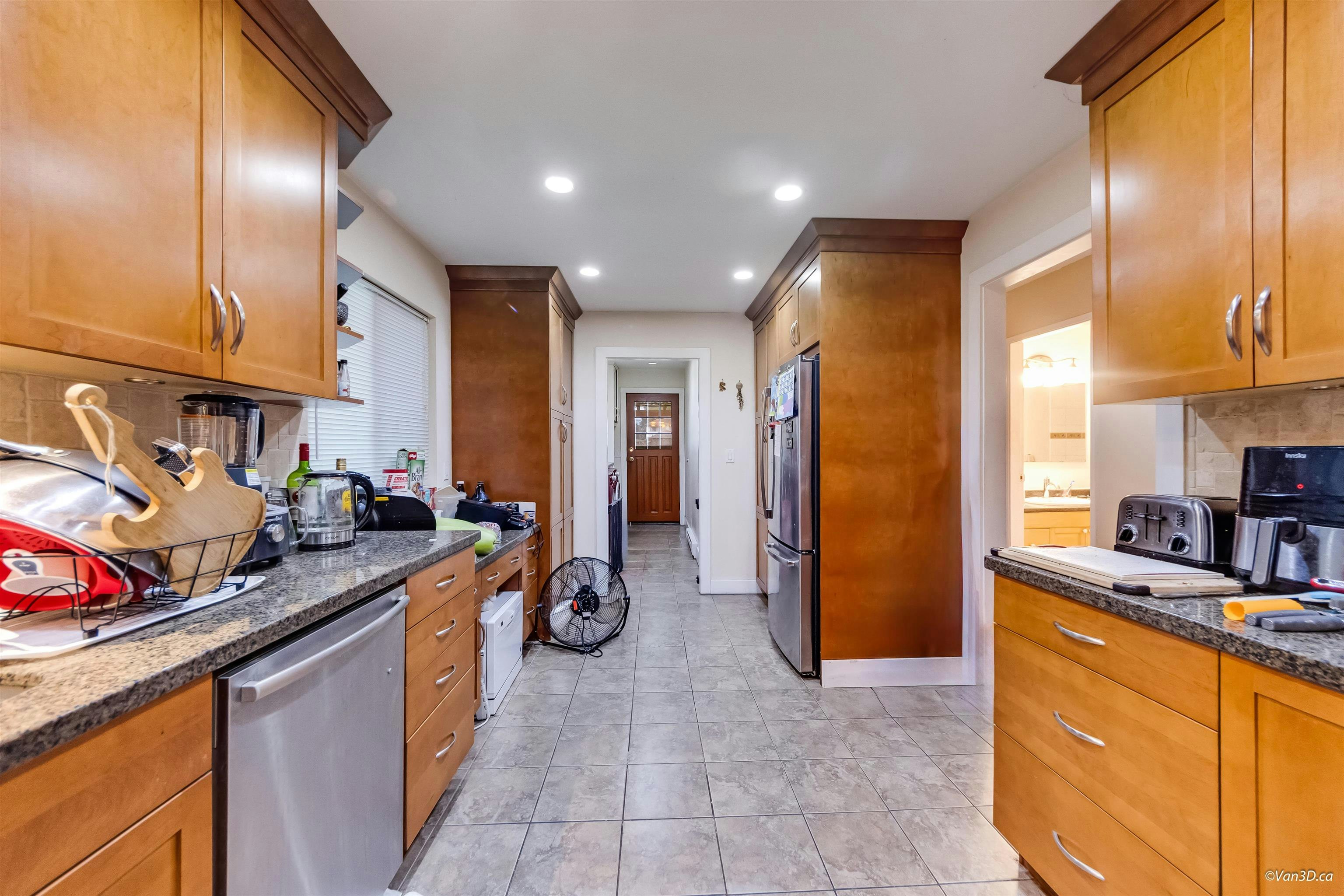 1542 Bond Street, North Vancouver, BC, V7J 1E7 - 9
