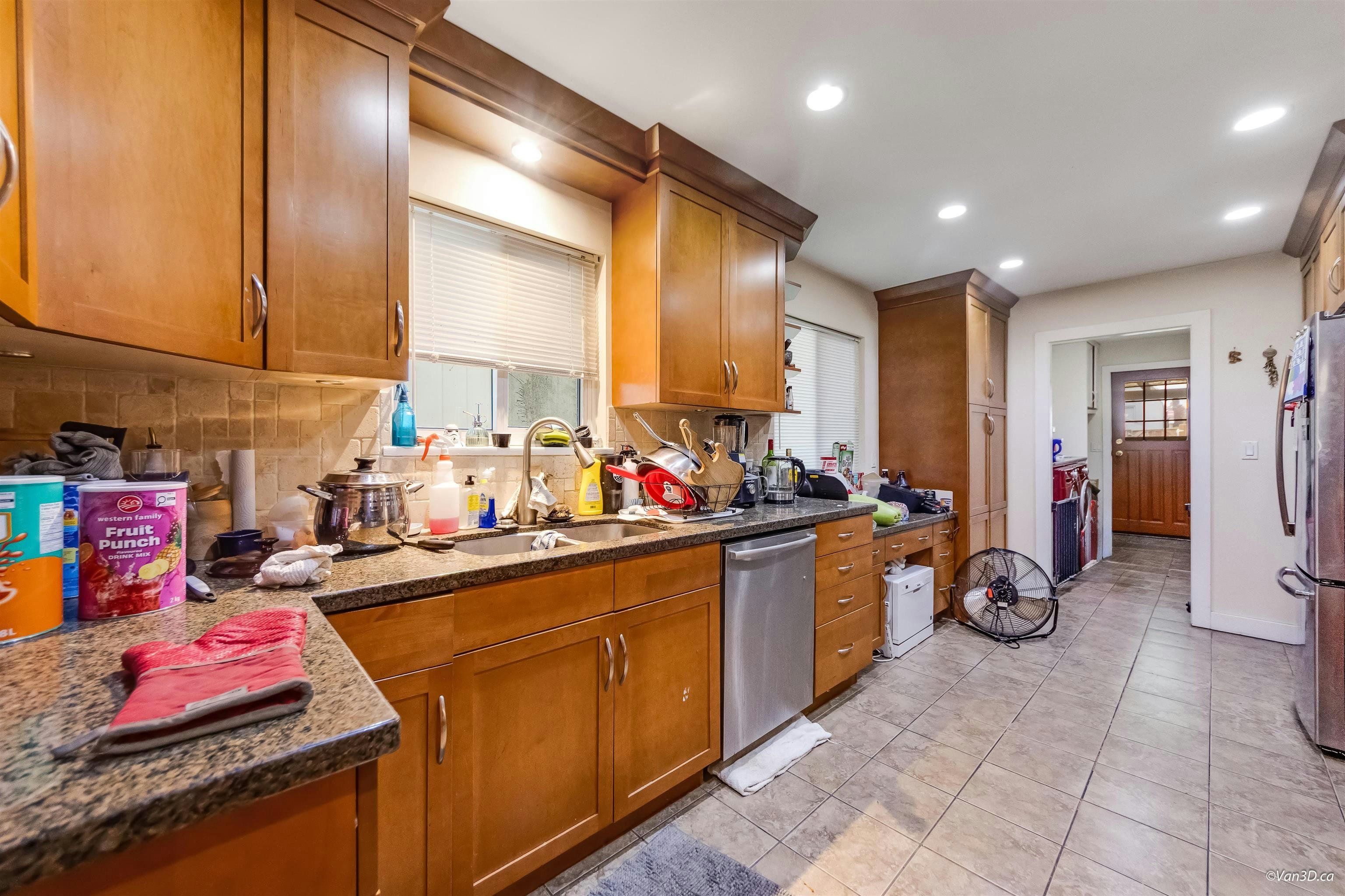 1542 Bond Street, North Vancouver, BC, V7J 1E7 - 4