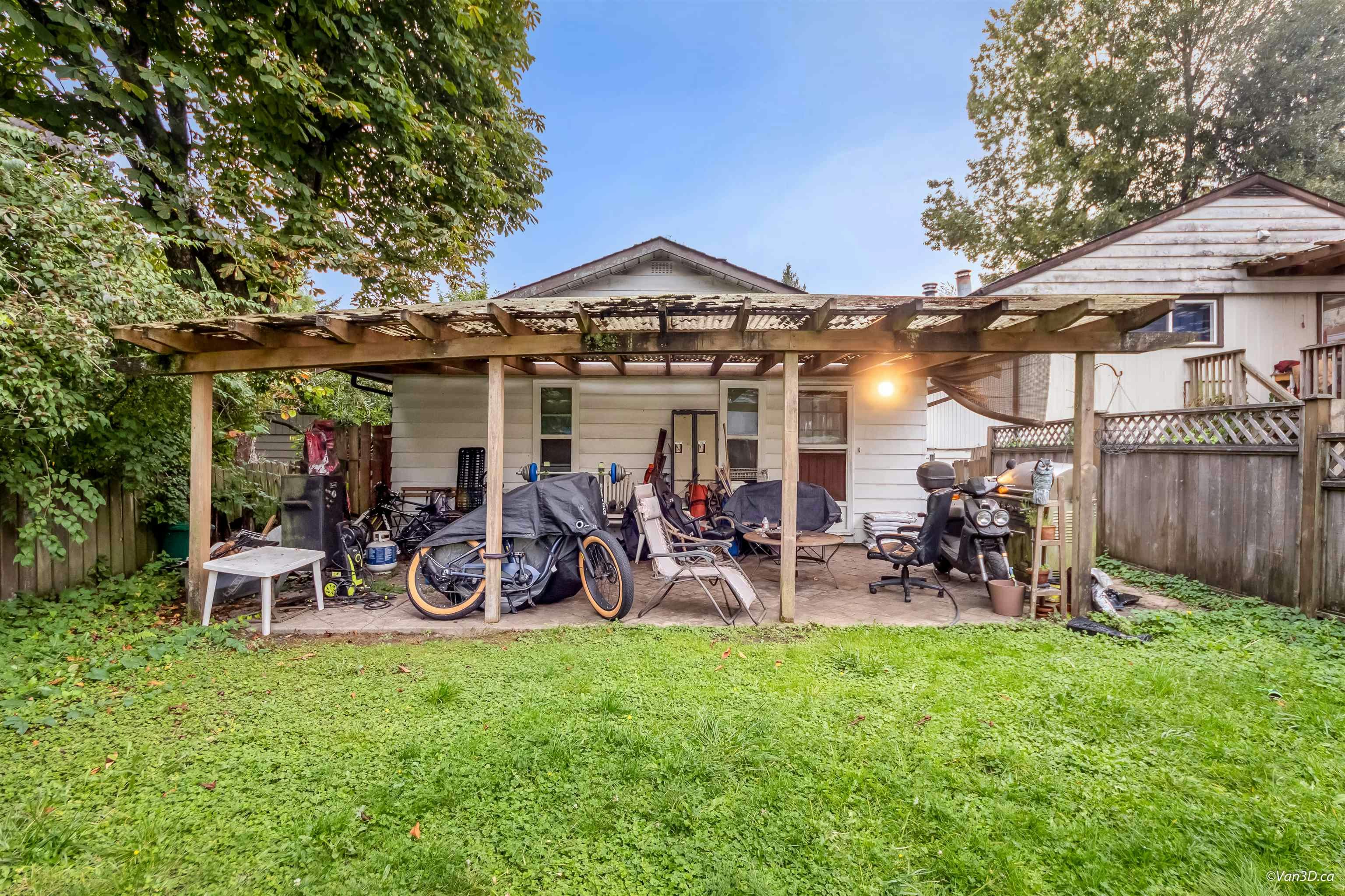 1542 Bond Street, North Vancouver, BC, V7J 1E7 - 12