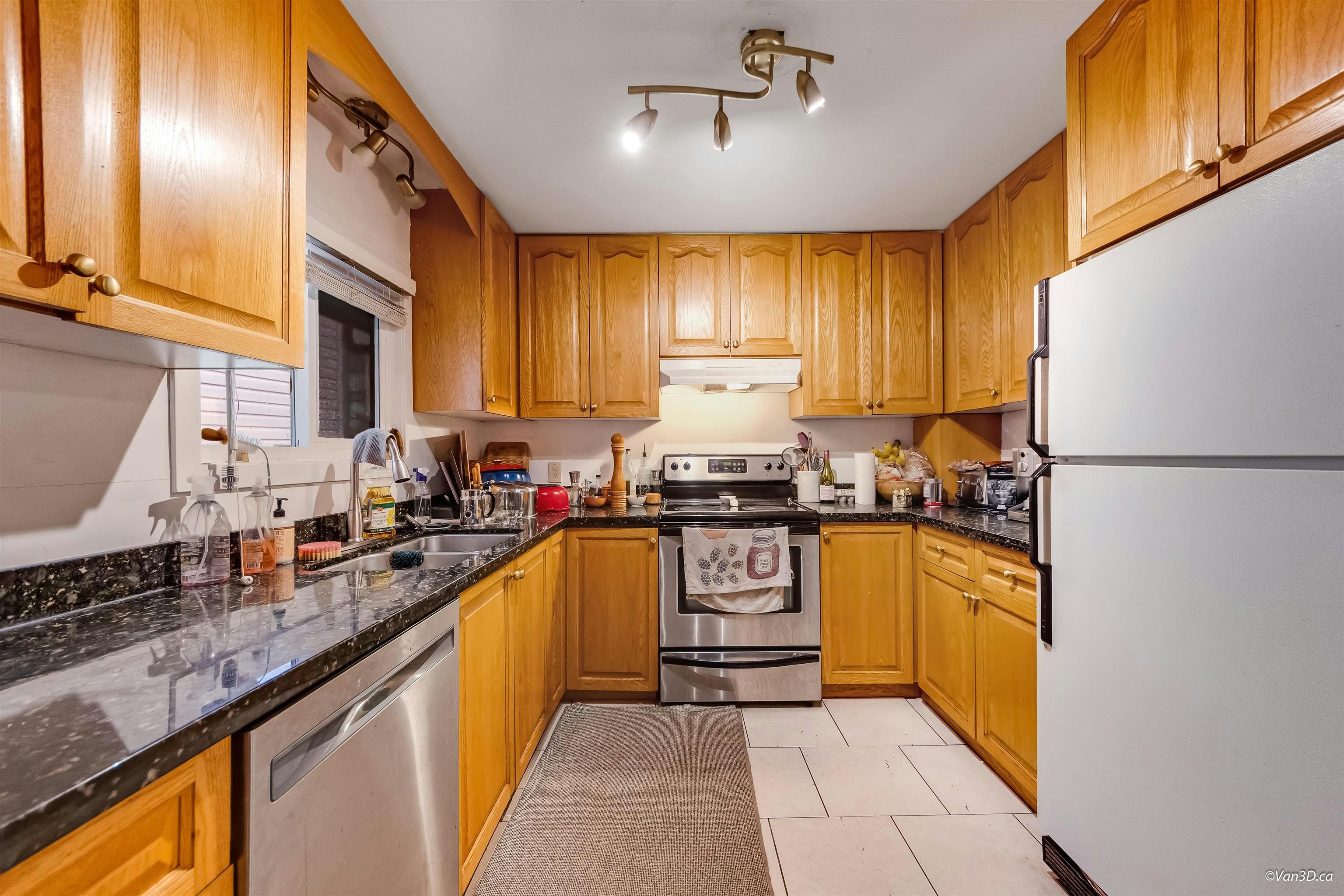1536 Bond Street, North Vancouver, BC, V7J 1E7 - 9