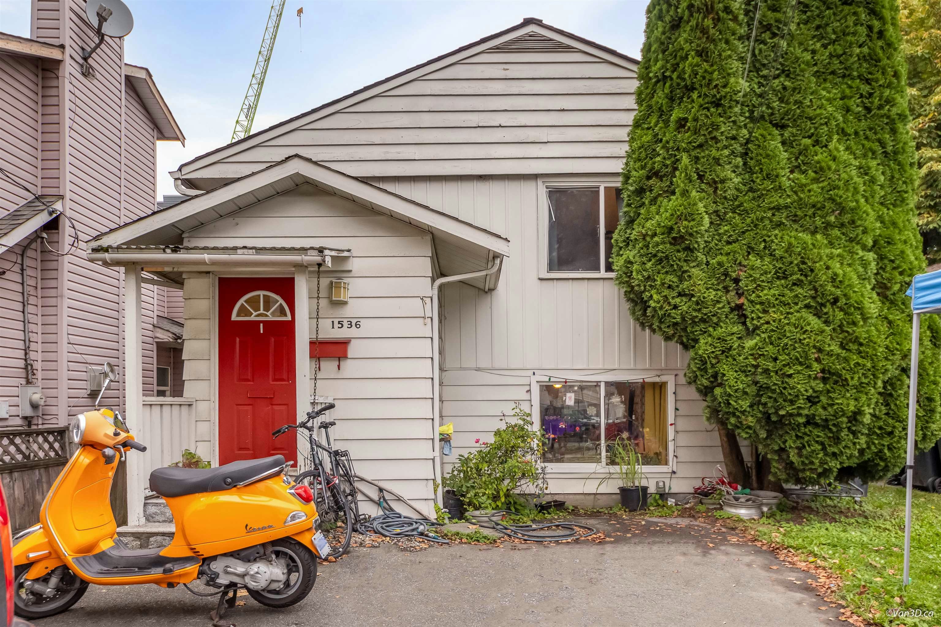 1536 Bond Street, North Vancouver, BC, V7J 1E7