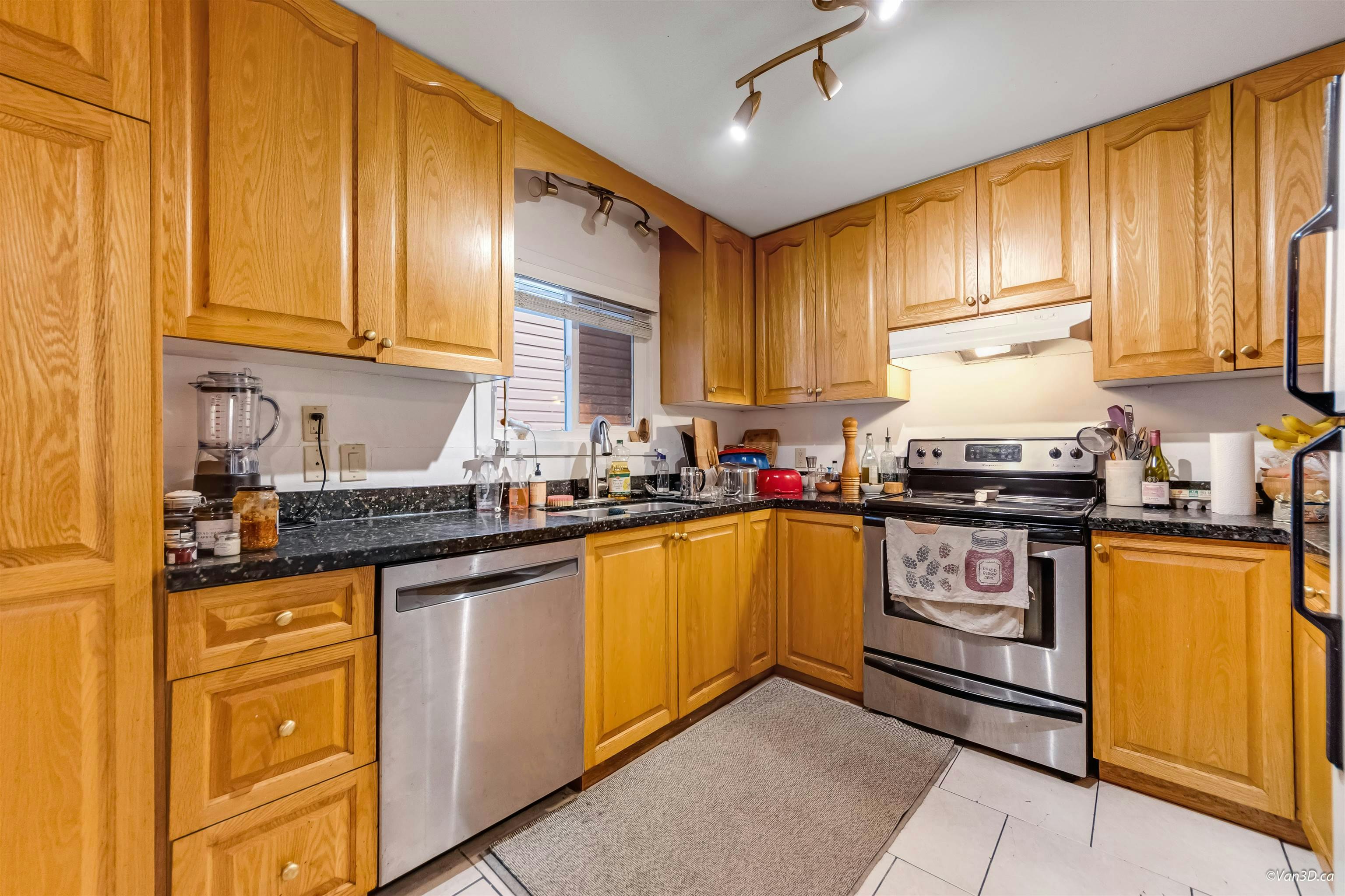 1536 Bond Street, North Vancouver, BC, V7J 1E7 - 10