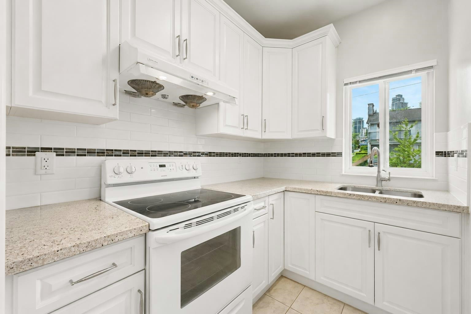 4694 Northview Court, Burnaby, BC, V5H 1E3 - 12