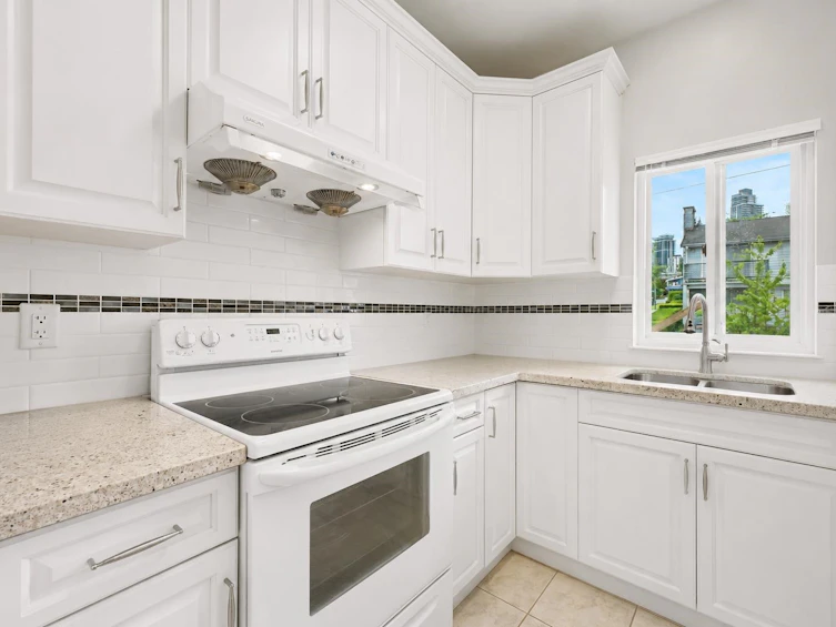 4694 Northview Court, Burnaby, BC, V5H 1E3 - 12