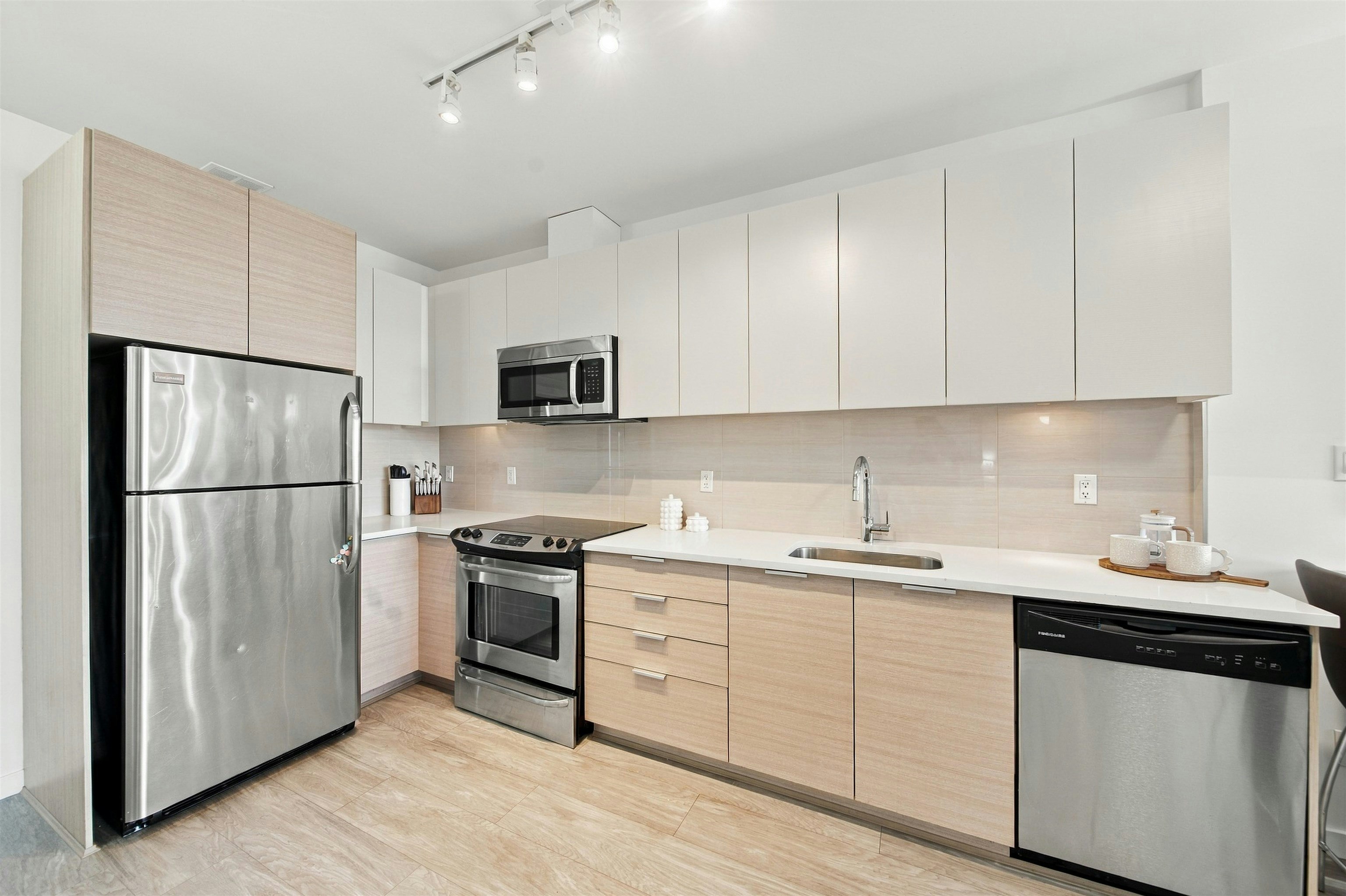 304-13303 Central Avenue, Surrey, BC, V3T 0K6 - 9