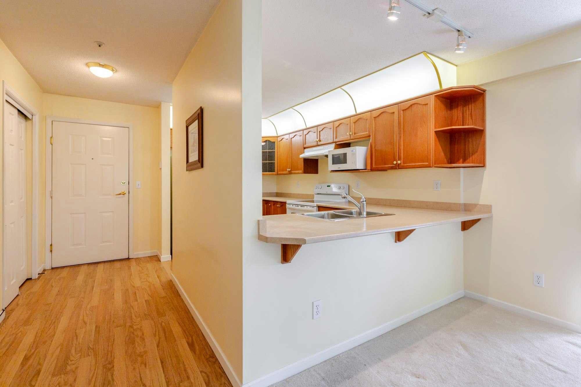 412-78 Richmond Street, New Westminster, BC, V3L 5T2 - 14