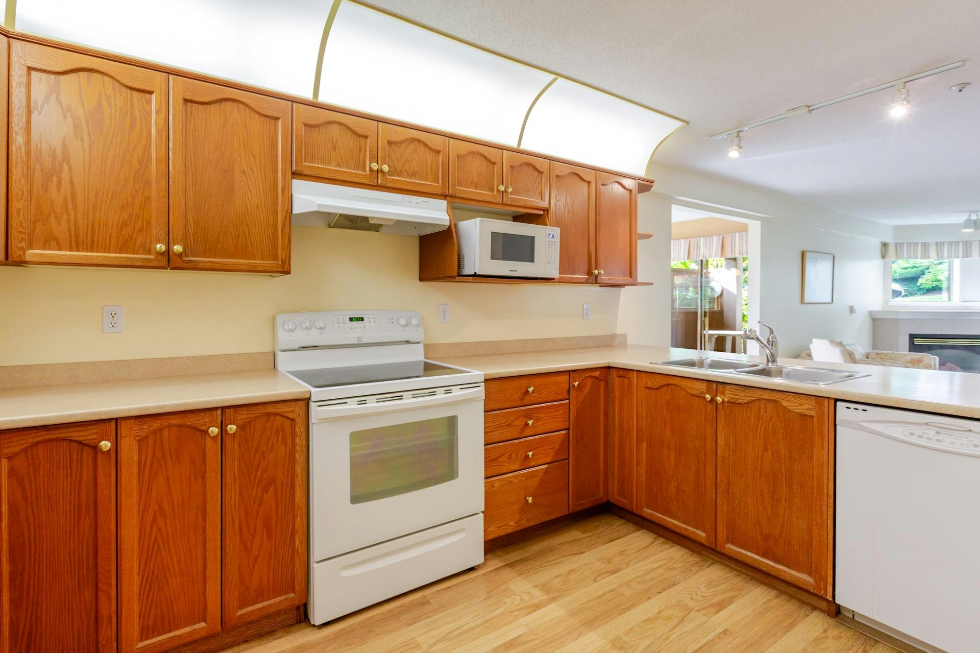 412-78 Richmond Street, New Westminster, BC, V3L 5T2 - 10
