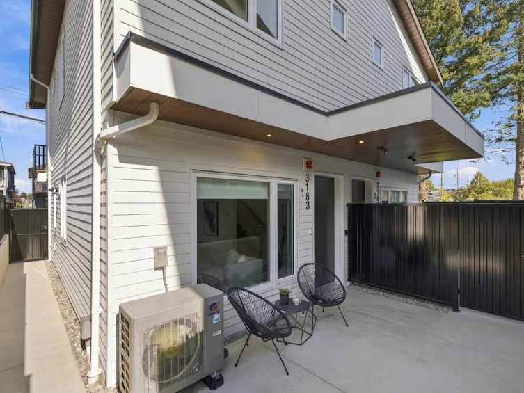 1-3183 Graveley Street, Vancouver, BC, V5K 3K7 - 2
