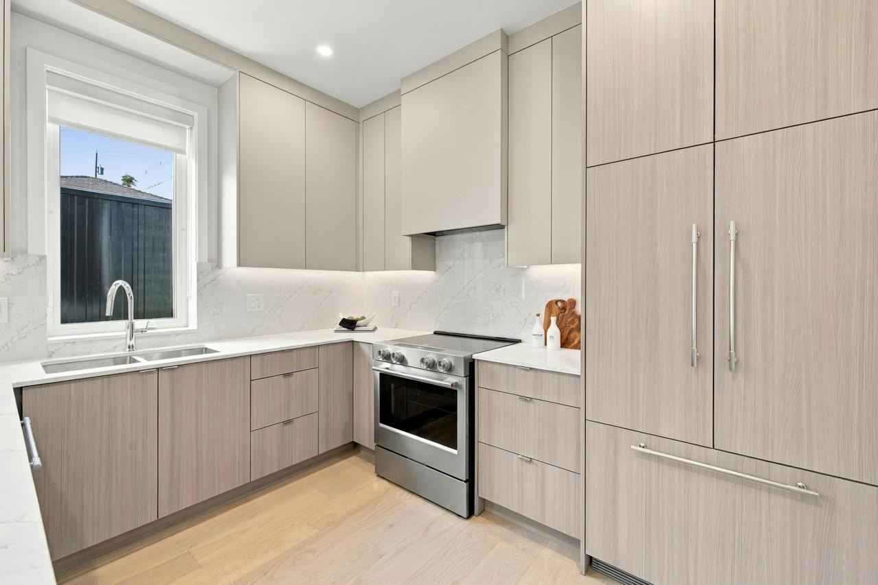 1-3183 Graveley Street, Vancouver, BC, V5K 3K7 - 12