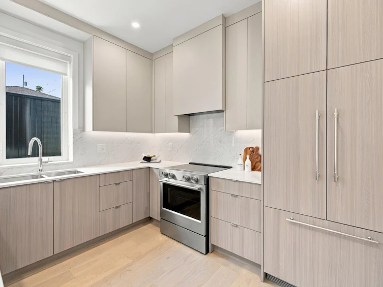 1-3183 Graveley Street, Vancouver, BC, V5K 3K7 - 12
