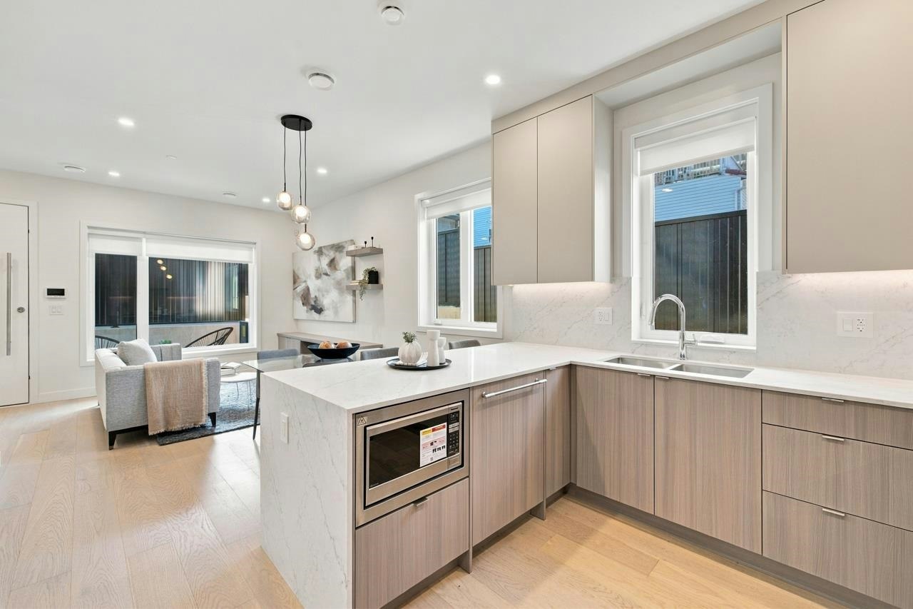 1-3183 Graveley Street, Vancouver, BC, V5K 3K7 - 13