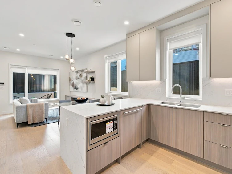1-3183 Graveley Street, Vancouver, BC, V5K 3K7 - 13