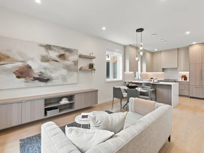 1-3183 Graveley Street - 4