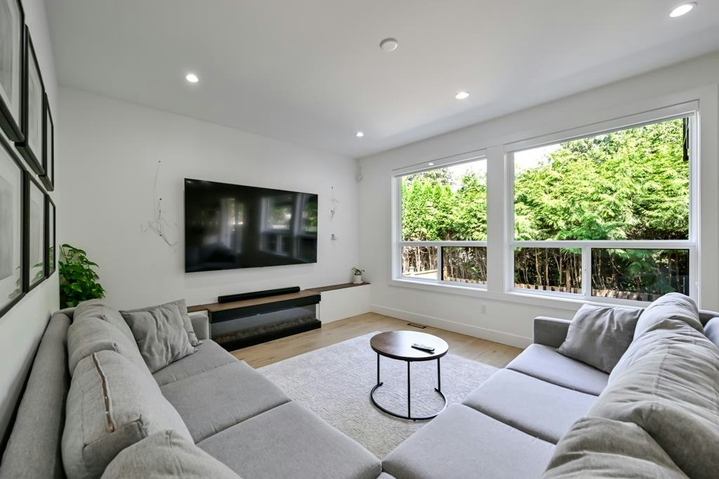 33979 Walnut Avenue, Abbotsford, BC, V2S 3Z1 - 14