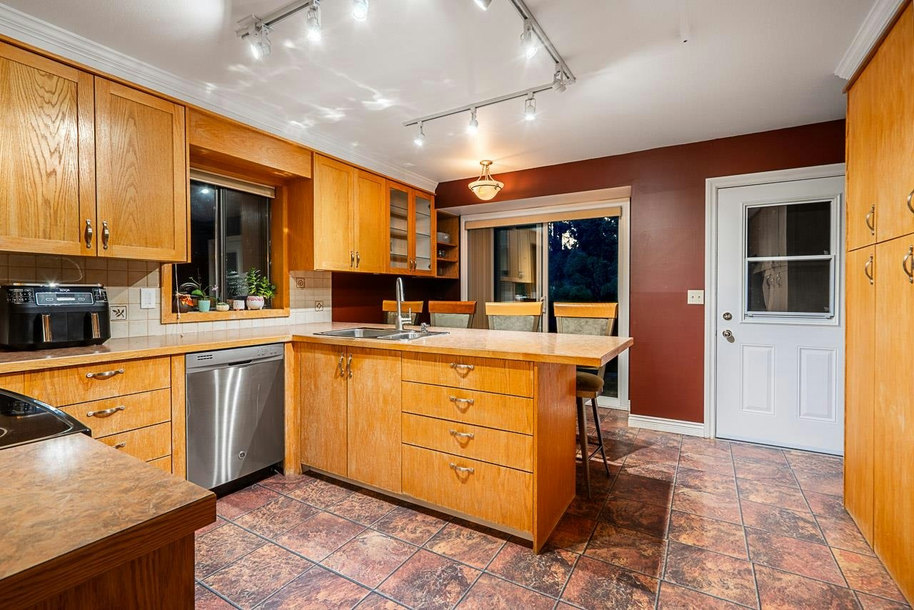949 Lynwood Avenue - 5
