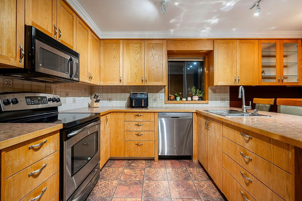 949 Lynwood Avenue - 4