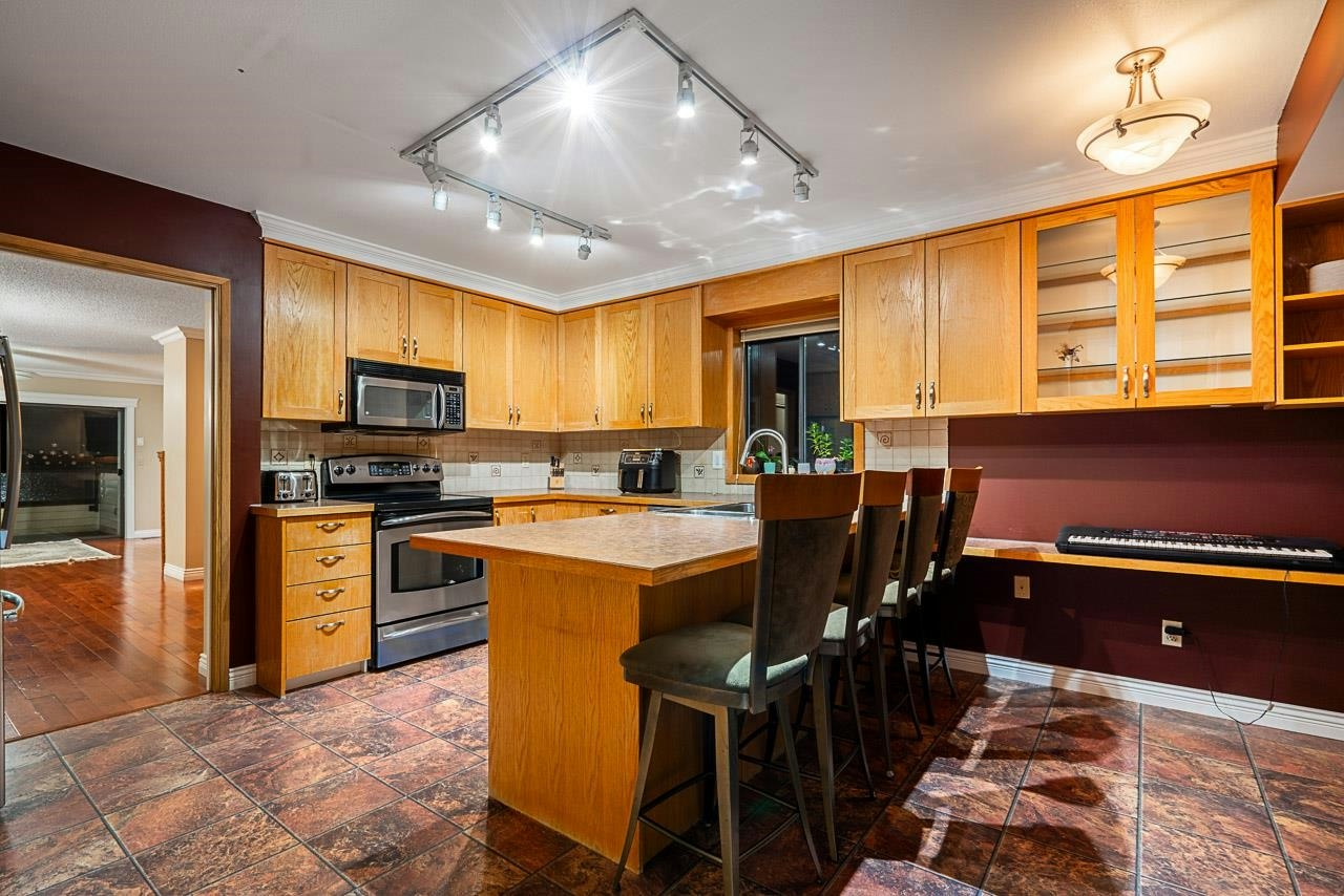949 Lynwood Avenue - 2