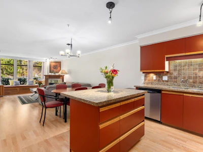 206-3212 Blueberry Drive - 4