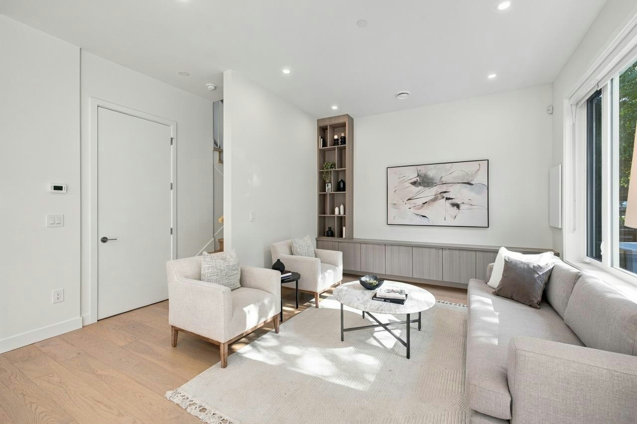 1-3185 Graveley Street, Vancouver, BC, V5K 3K7 - 8