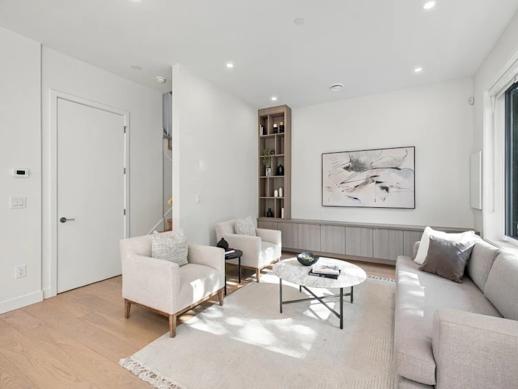 1-3185 Graveley Street, Vancouver, BC, V5K 3K7 - 8