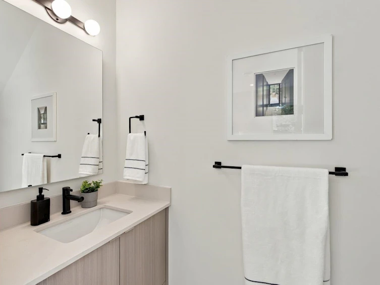 1-3185 Graveley Street, Vancouver, BC, V5K 3K7 - 18
