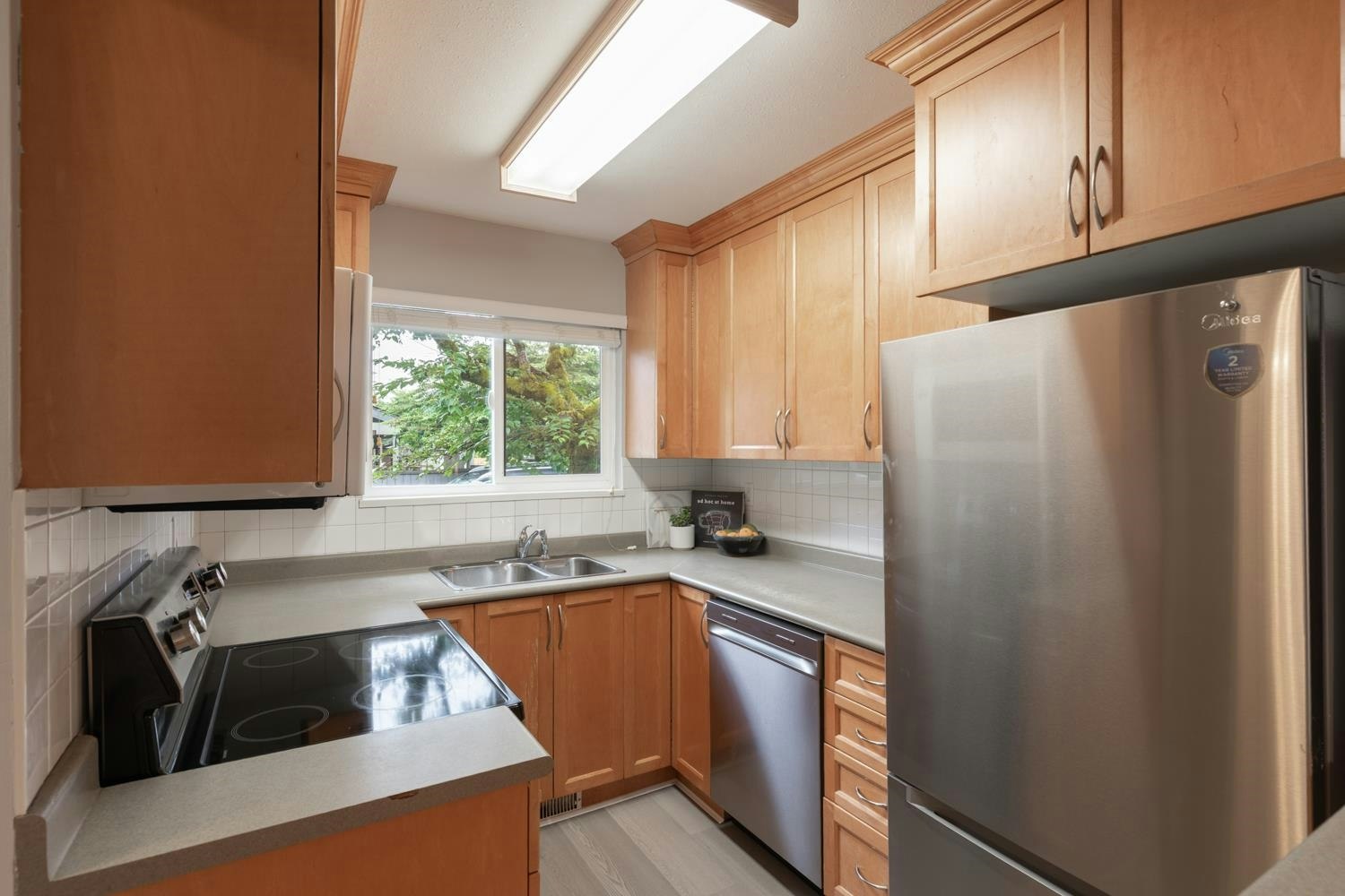 19-1174 Inlet Street, Coquitlam, BC, V3B 6E4 - 8