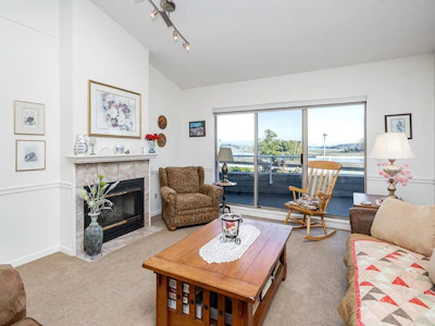 33-323 Governors Court - 2