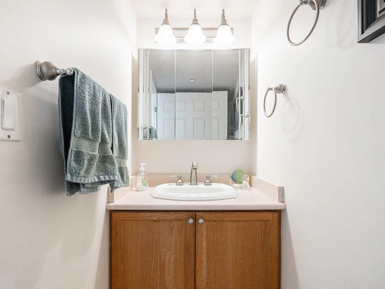 33-323 Governors Court, New Westminster, BC, V3L 5S6 - 17