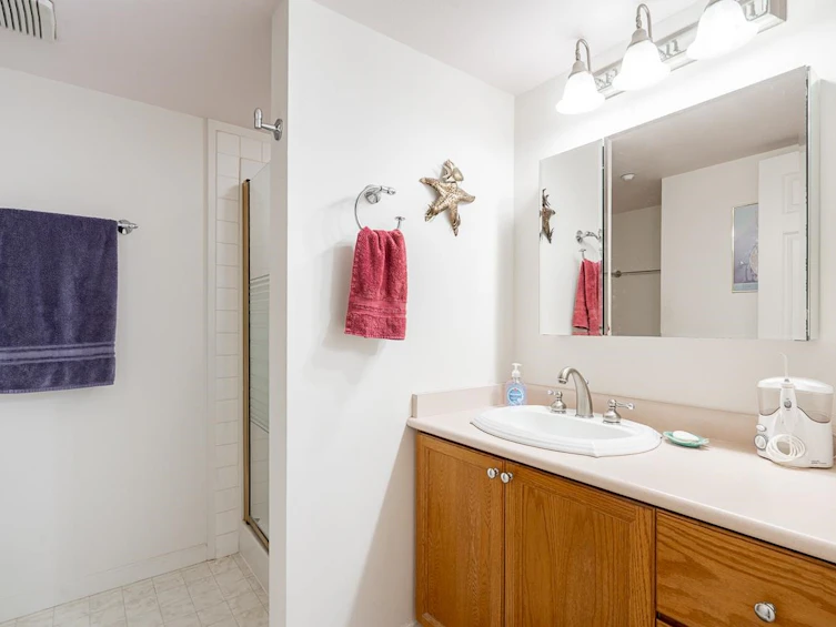 33-323 Governors Court, New Westminster, BC, V3L 5S6 - 23