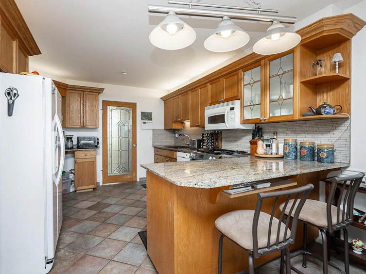 33-323 Governors Court, New Westminster, BC, V3L 5S6 - 11