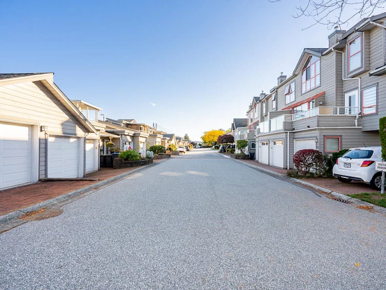 33-323 Governors Court, New Westminster, BC, V3L 5S6 - 34