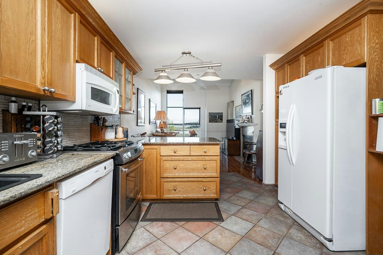 33-323 Governors Court, New Westminster, BC, V3L 5S6 - 13