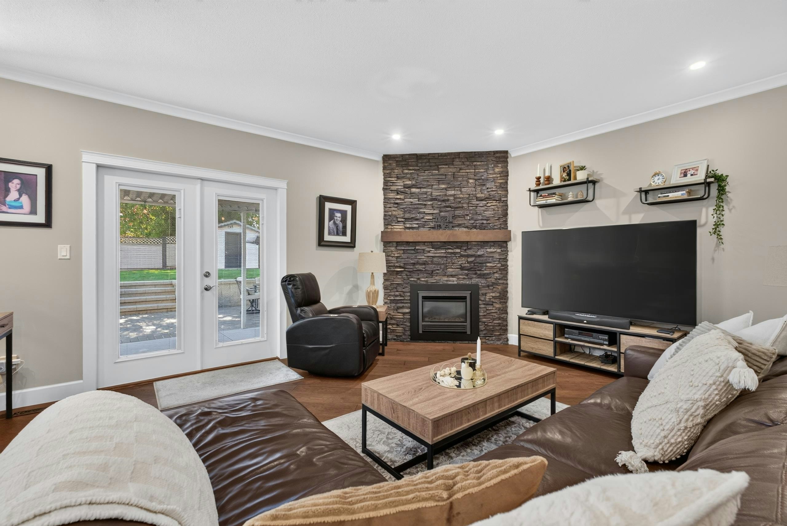15728 90 Avenue, Surrey, BC, V4N 2Y6 - 15