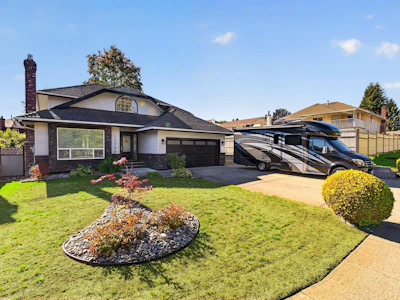 15728 90 Avenue - 2