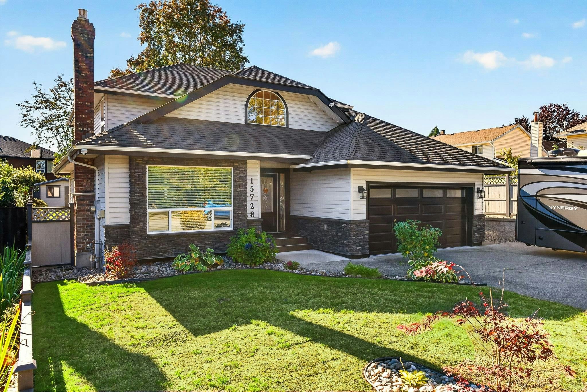 15728 90 Avenue, Surrey, BC, V4N 2Y6