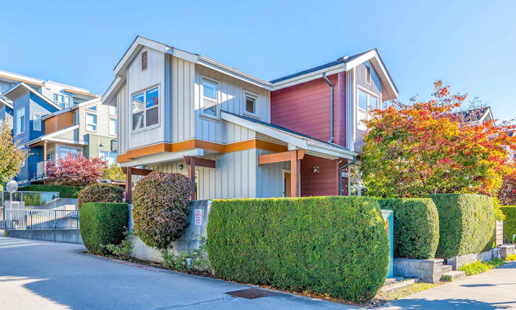 1-10119 River Drive