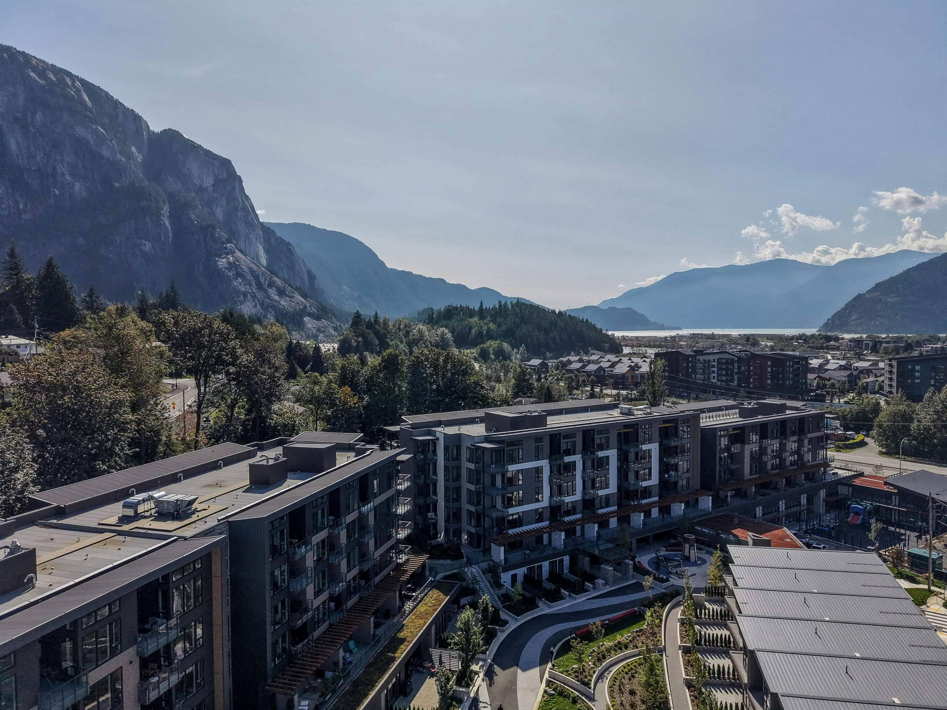 221-1500 Scott Crescent - 3