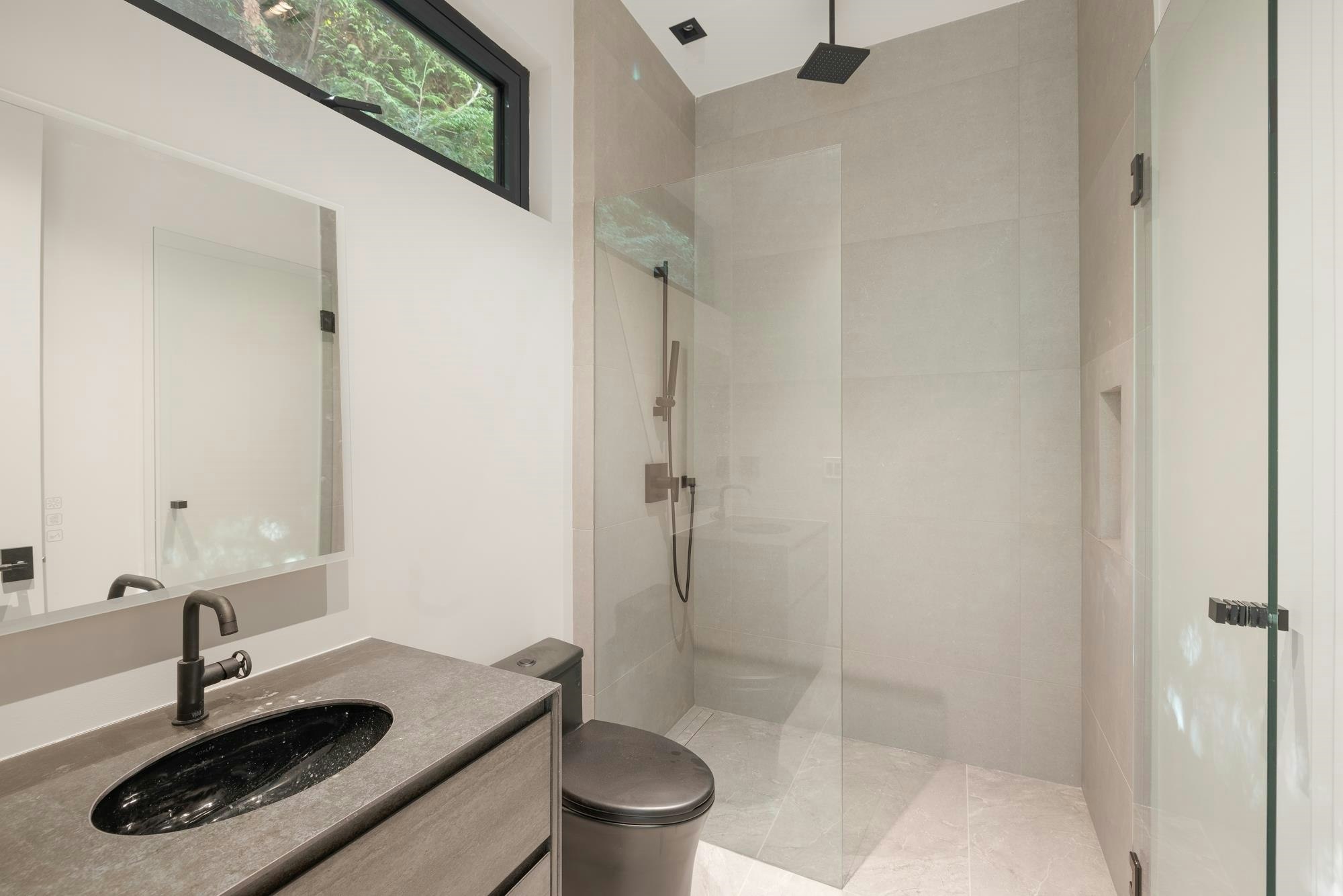 2484 Ottawa Avenue, West Vancouver, BC, V7V 2T1 - 36