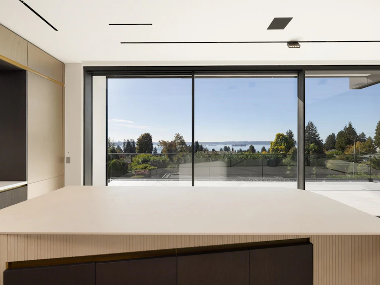 2484 Ottawa Avenue, West Vancouver, BC, V7V 2T1 - 13