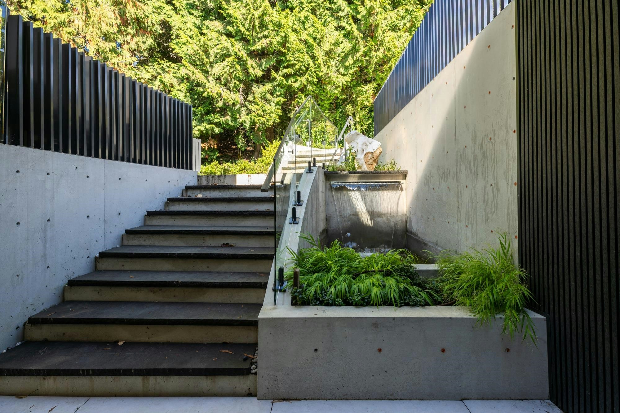 2484 Ottawa Avenue, West Vancouver, BC, V7V 2T1 - 38